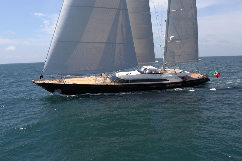 Passion For Luxury : Perini Navi Fidelis Yacht