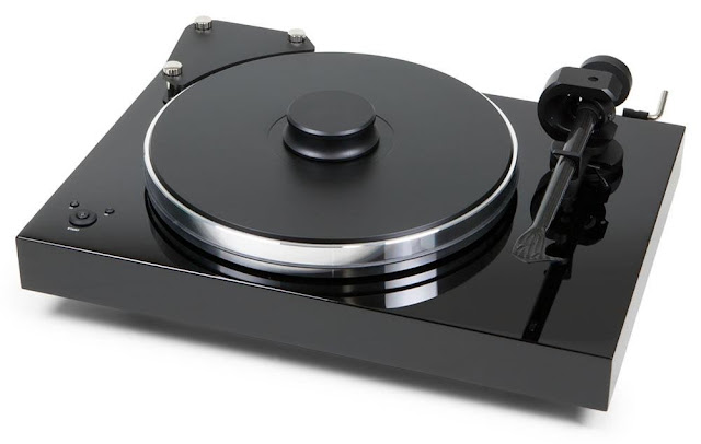 Project Xtension 9 SuperPack Turntable.