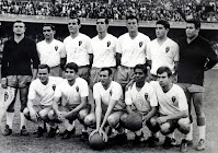 REAL ZARAGOZA C. D. - Zaragoza, España - Temporada 1962-63 - Yarza, Cortizo, Santamaría, Zubiaurre, Pepín, Isasi, Cardoso (suplente); Marcelino, Villa, Murillo, Sigi y Carlos Lapetra - F. C. BARCELONA 3 (Pereda, Kocsis y Zaldua), REAL ZARAGOZA 1 (Villa) - 23/06/1963 - Copa del Generalísimo, final - Barcelona, Nou Camp - El Barcelona se proclama Campeón