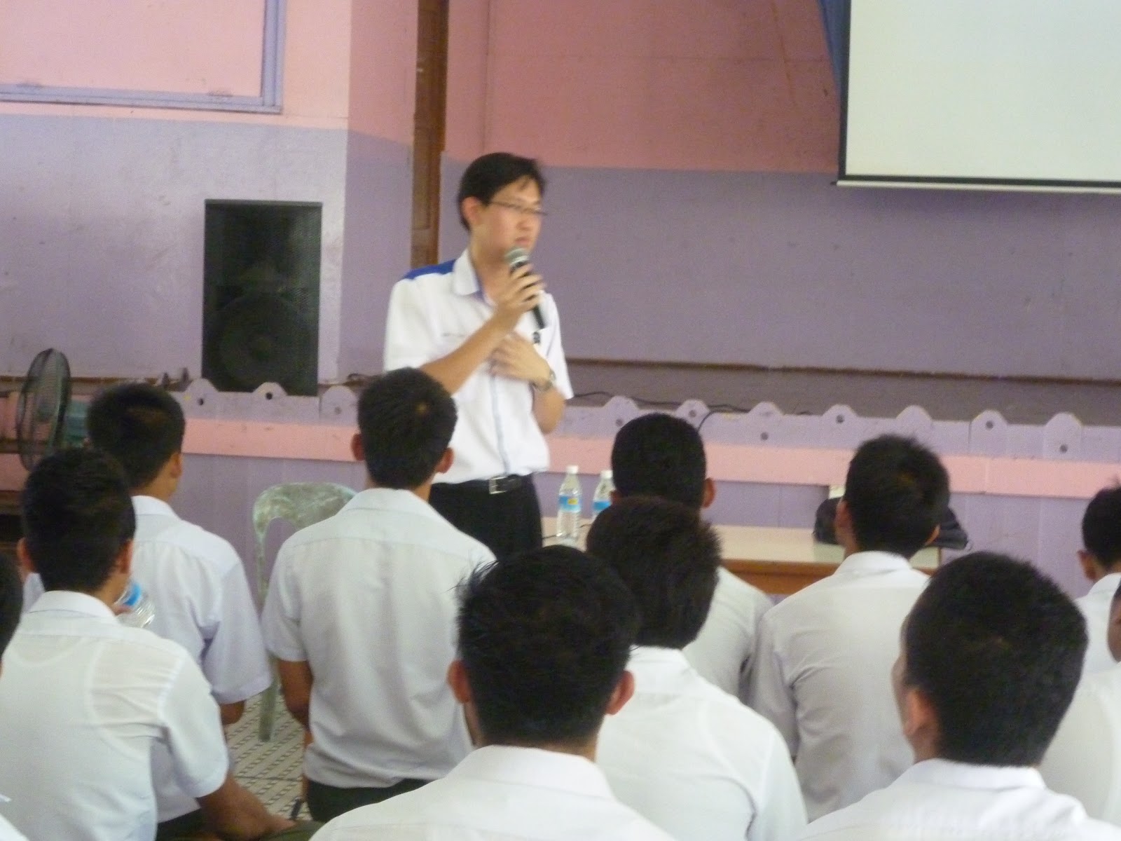 Eric Fung: Gambar ceramah sejarah spm di SMK UlU Balingan