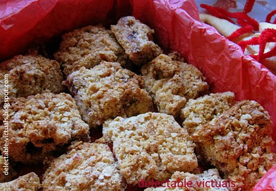 easy recipe for kids' healthy oatmeal and berry bars