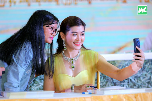 Snap မှာတောင် အရမ်းလှနေတဲ့ အူဝဲ 💛💛💛💛💛