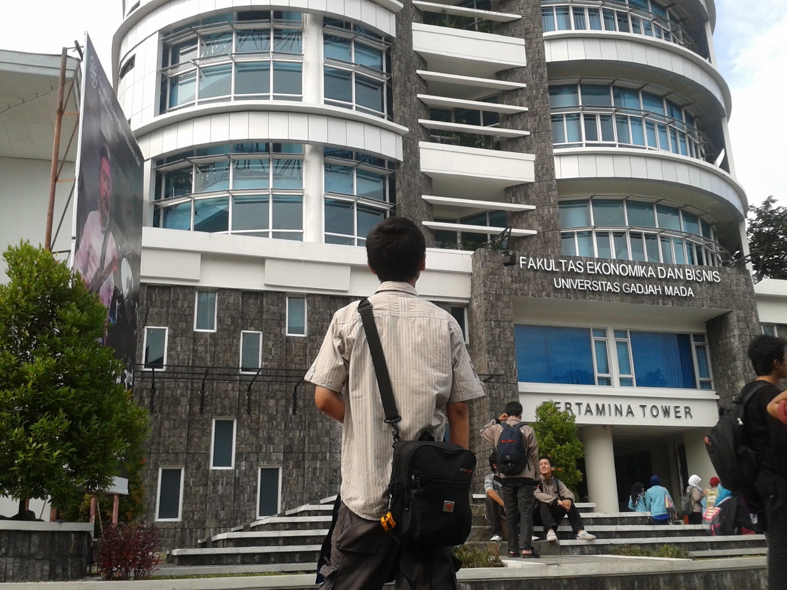 Fakultas ekonomi dan bisnis UGM