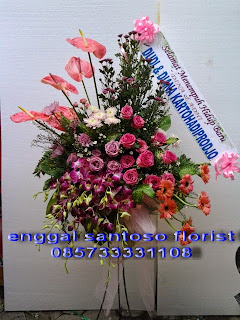 standing flower pernikahan happy wedding