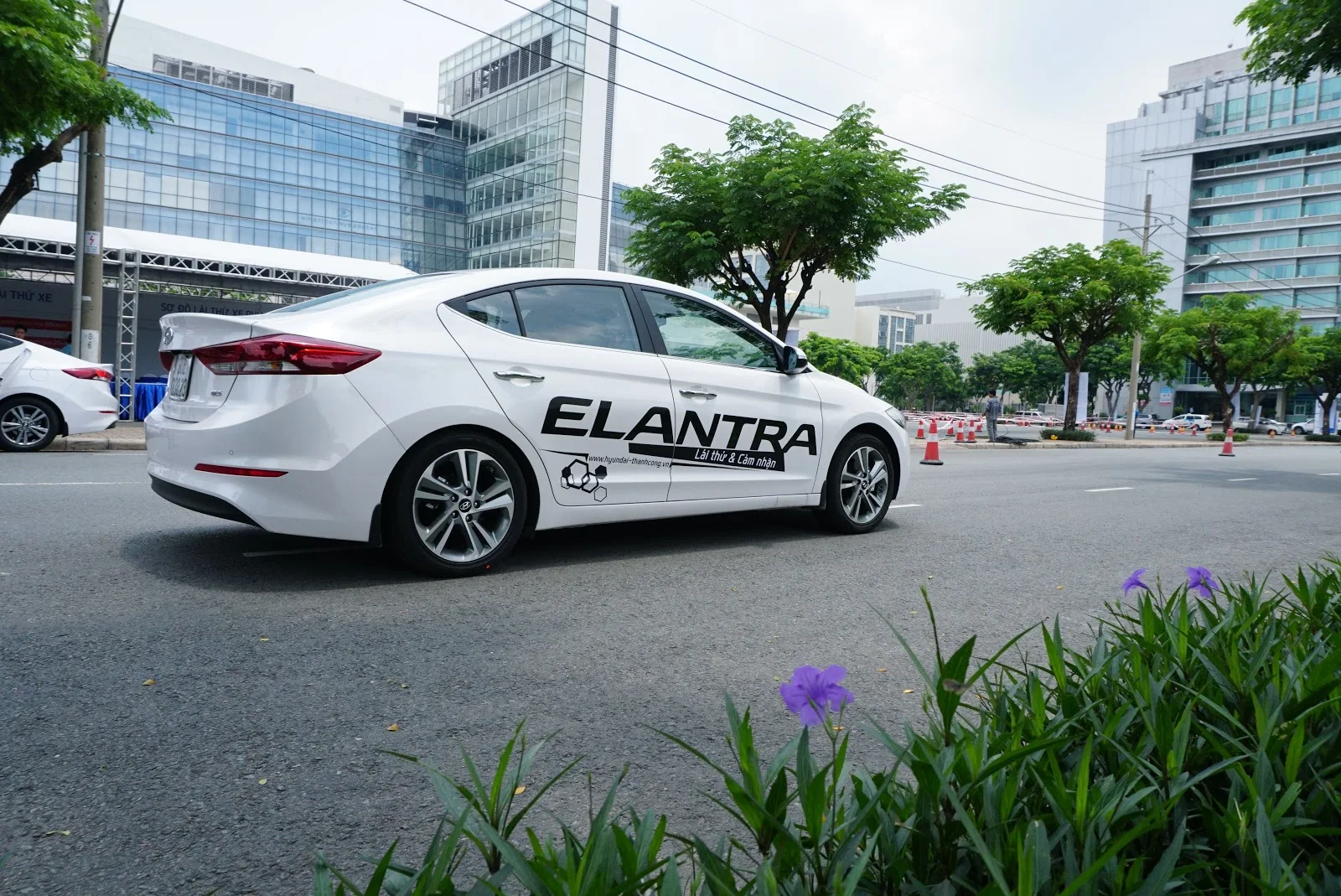 Hyundai Elantra mới làm ta nhớ về một thời hoàng kim của Civic