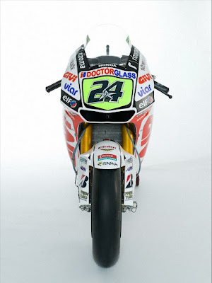 Honda_RC212V_2011_LCR_Toni_Elias_01_768x1024