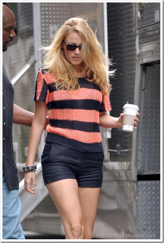 Blake Lively And Her Super Long Legs