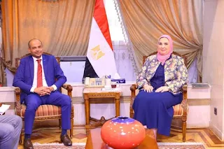 وزيرة التضامن تستقبل رئيس البورصة المصرية