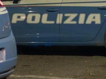 Asilo lager a Castel Volturno, bimbi picchiati con mazze e bastoni in