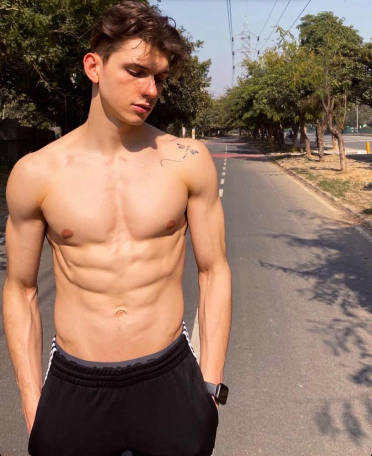skinny-fit-hot-shirtless-young-guy-street-boyfriend
