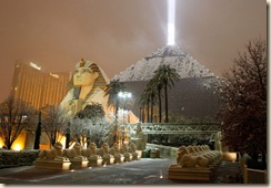 Luxor Las Vegas snow 12-17-08 by Ethan Miller