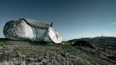 Stone Age home in Portugal02