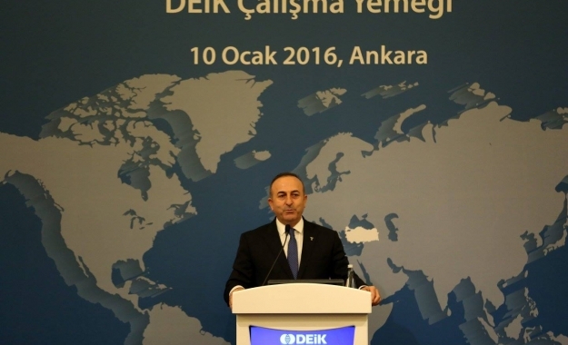 Τσαβούσογλου: "Ζητάμε την έκδοση και των οχτώ τούρκων στρατιωτικών"