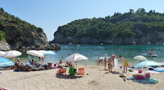 Corfú, playa de Palaiokastritsa.