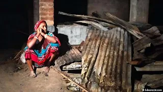 হিন্দুদের ঘরে আগুন দেয়ার পাশাপাশি অর্থসম্পদও লুট করেছে দুর্বৃত্তরা