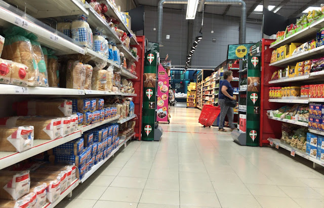 Supermercado en Retuerto