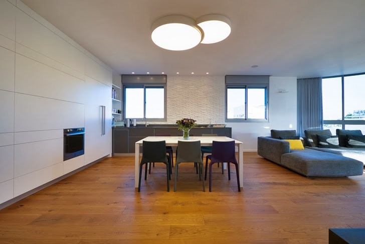 Dining room in the Penthouse Apartment in Ramat HaSharon, Israel