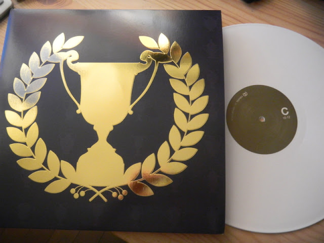 TROPHIES  APOLLO BROWN+OCのアナログレコードの写真です。