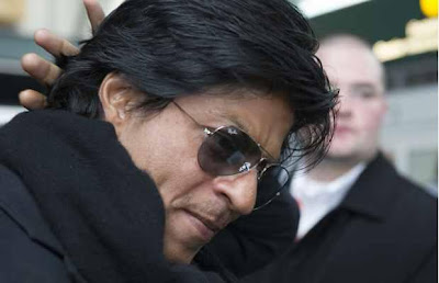 Shah Rukh Khan was welcomed by fans at Vancouver International Airport