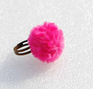 Pom Pom Rings