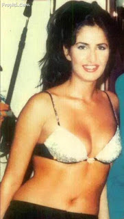 kareena kapoor Hot Pics & Kareena Kapoor Sexy Bikini Wallpaper in HD