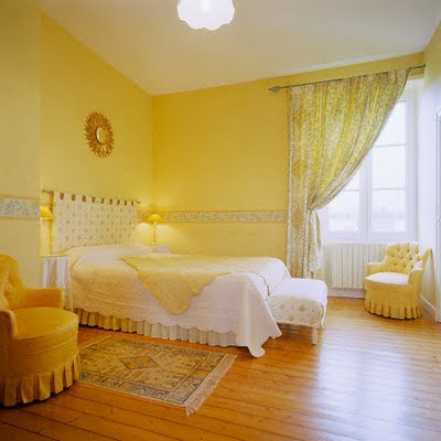 Yellow Bedroom Decorating Ideas Pictures