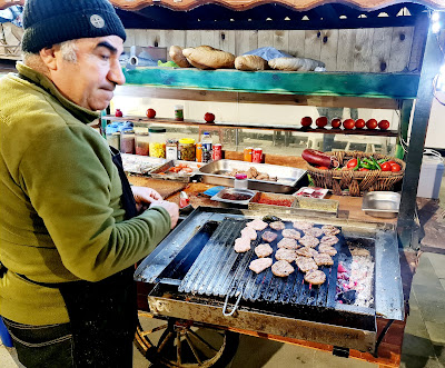 Köfteci Şirin Usta Kartal Yarım Ekmek Köfte