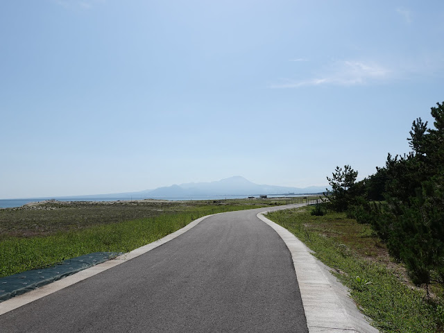 弓ヶ浜海岸の遊歩道を帰ります