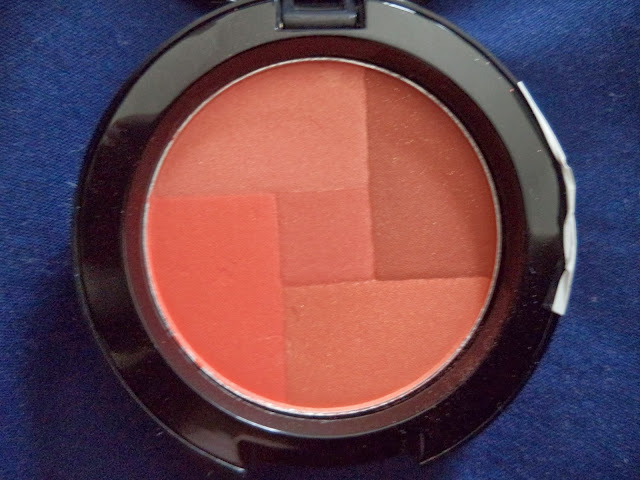 NYX Mosaic Powder Blush in 10 Love