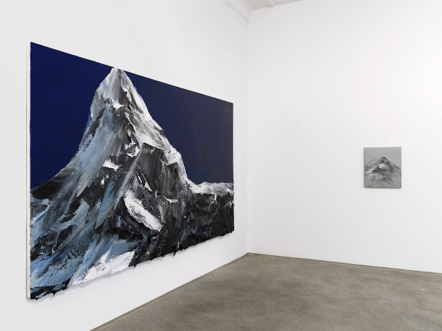 険しい山々の写真？写真に見える山々の絵画【art】　スイス人の画家のコンラッド・ジョン・ゴッドリーダ