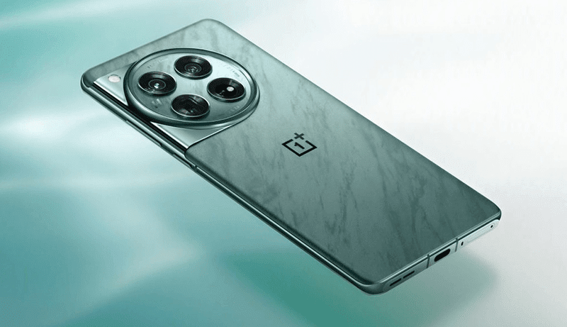 Global OnePlus 12 in Flowy Green