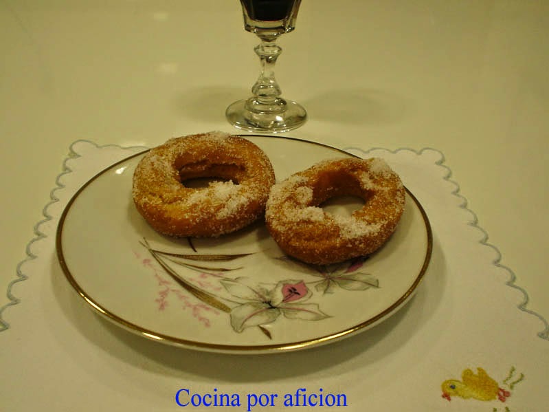 http://cocinaporaficion.blogspot.com/2008/08/rosquillas-de-naranja.html