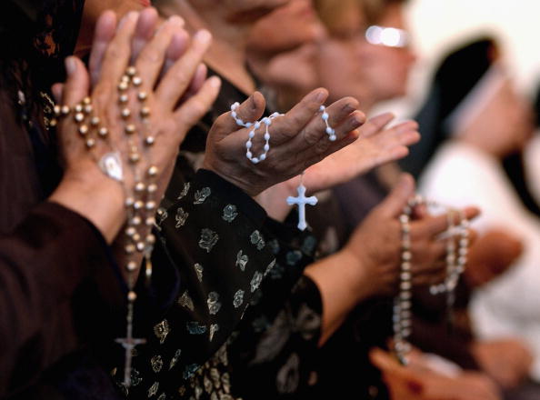 how to pray the rosary catholic kids: 