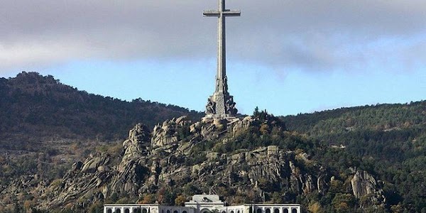 ¿Puede la Iglesia en España detener la exhumación de Francisco Franco del Valle de los Caídos?