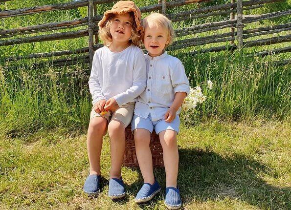 Prince Carl Philip and Princess Sofia have started the summer holidays, and are currently at their farm in Sörmland