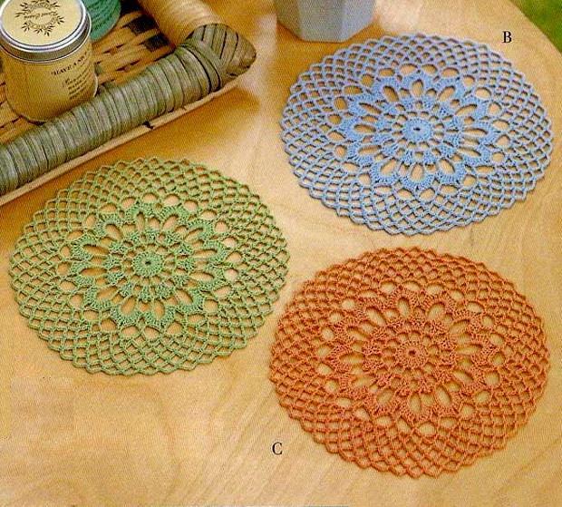 Crochet Coasters with easy pattern, lace doilies, colored