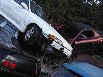 Cemitério de carros no Japão foto 2