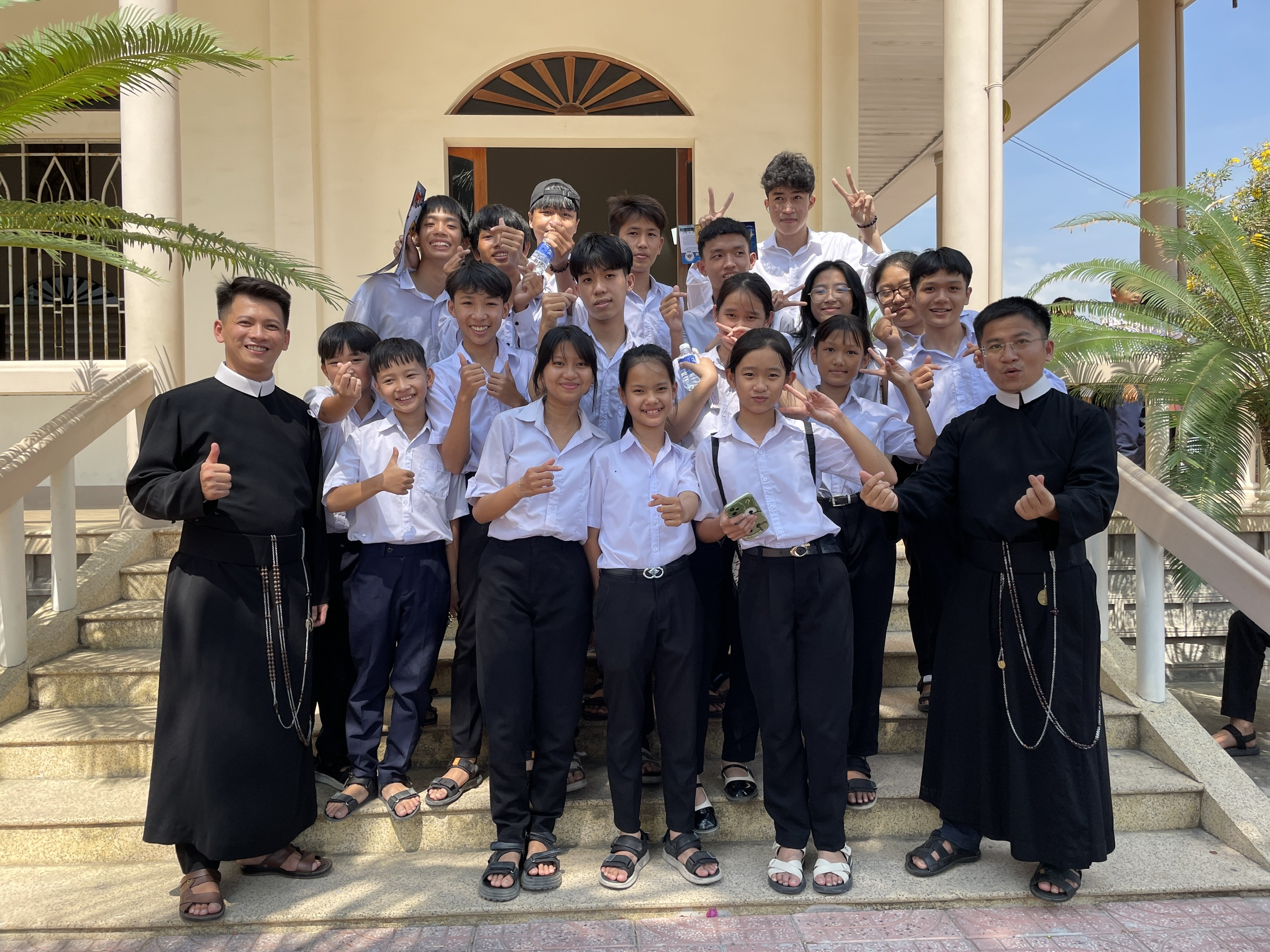 Giáo phận Nha Trang: Giới thiệu Ơn gọi Dòng Chúa Cứu Thế - Giáo xứ Hòa Nghĩa
