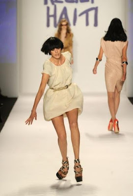 model_runway_slip_FilmyFun.in