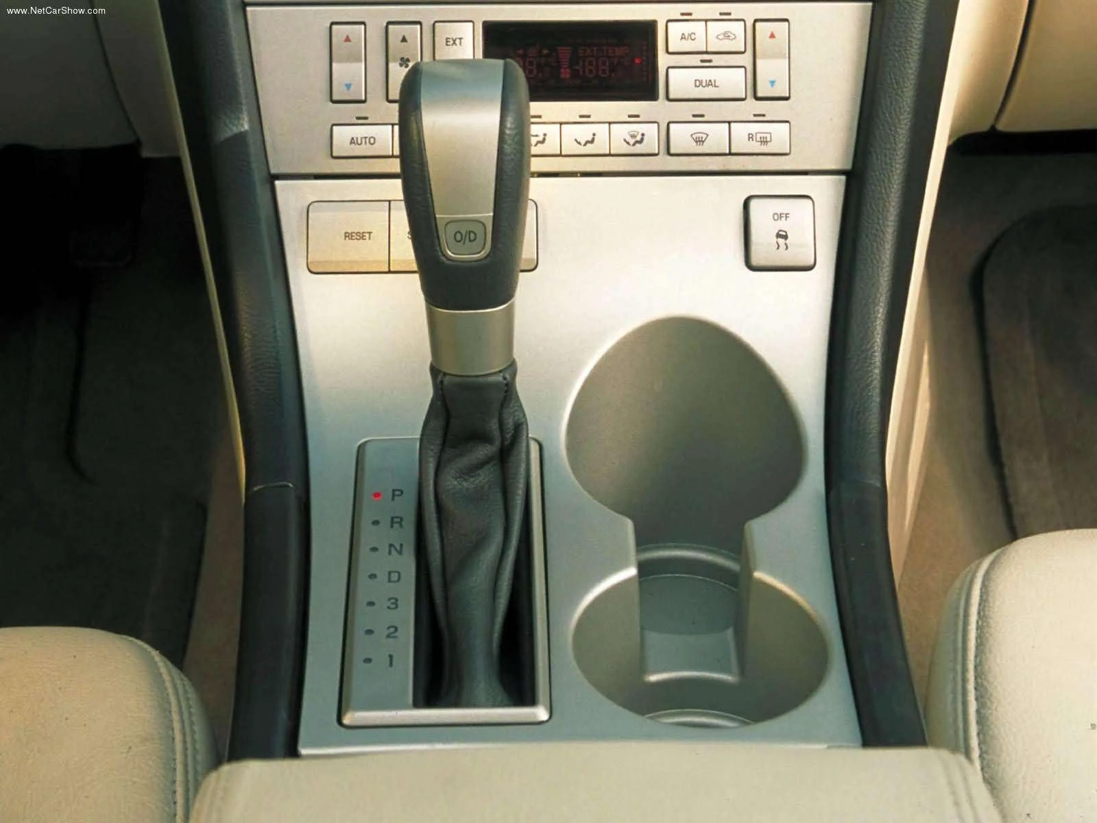 Hình ảnh xe ô tô Lincoln Aviator 2003 & nội ngoại thất