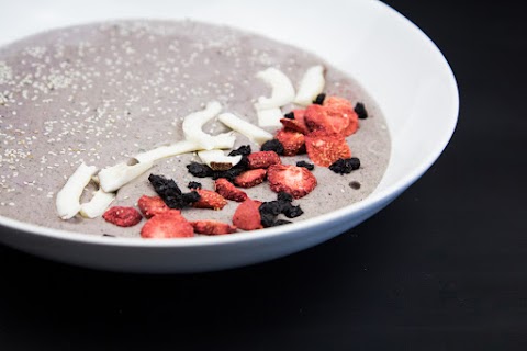 Kale & Berry Smoothie Bowl