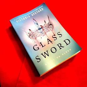GLASS SWORD (RED QUEEN #2) by VICTORIA AVEYARD