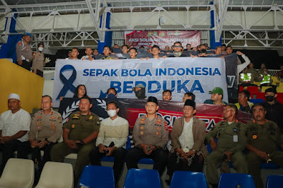 Bareng Polisi, Puluhan Suporter Persikota Tangerang Doa Bersama Solidaritas Stadion Kanjuruhan