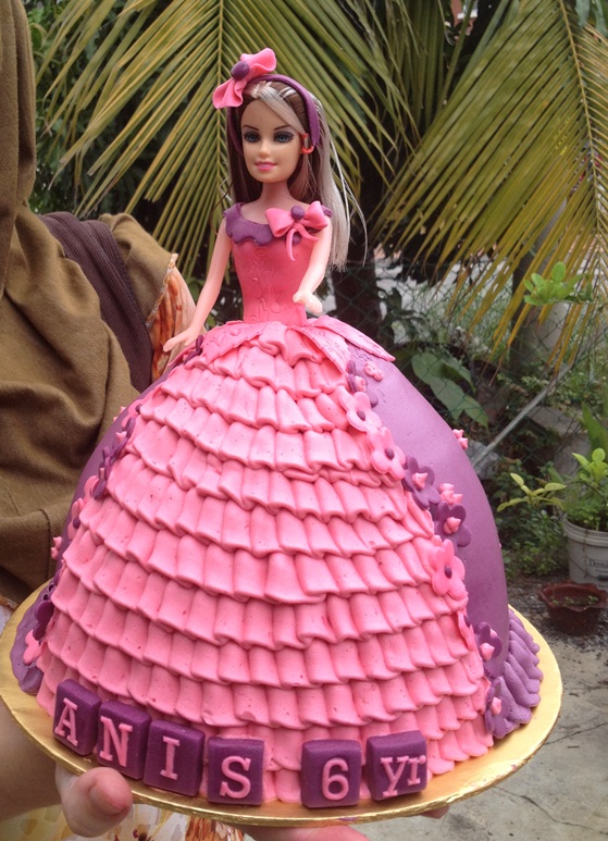 Barbie cake