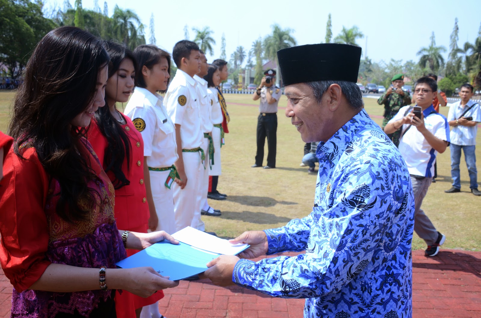 8 Pemuda Berprestasi di OKI Terima Penghargaan