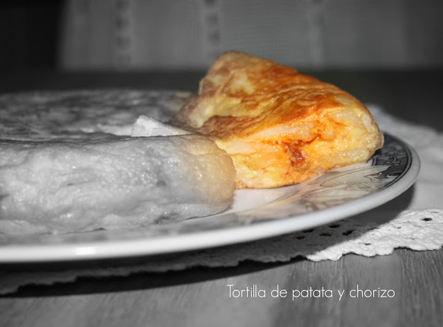 tortilla de patata y chorizo ,QuéBox