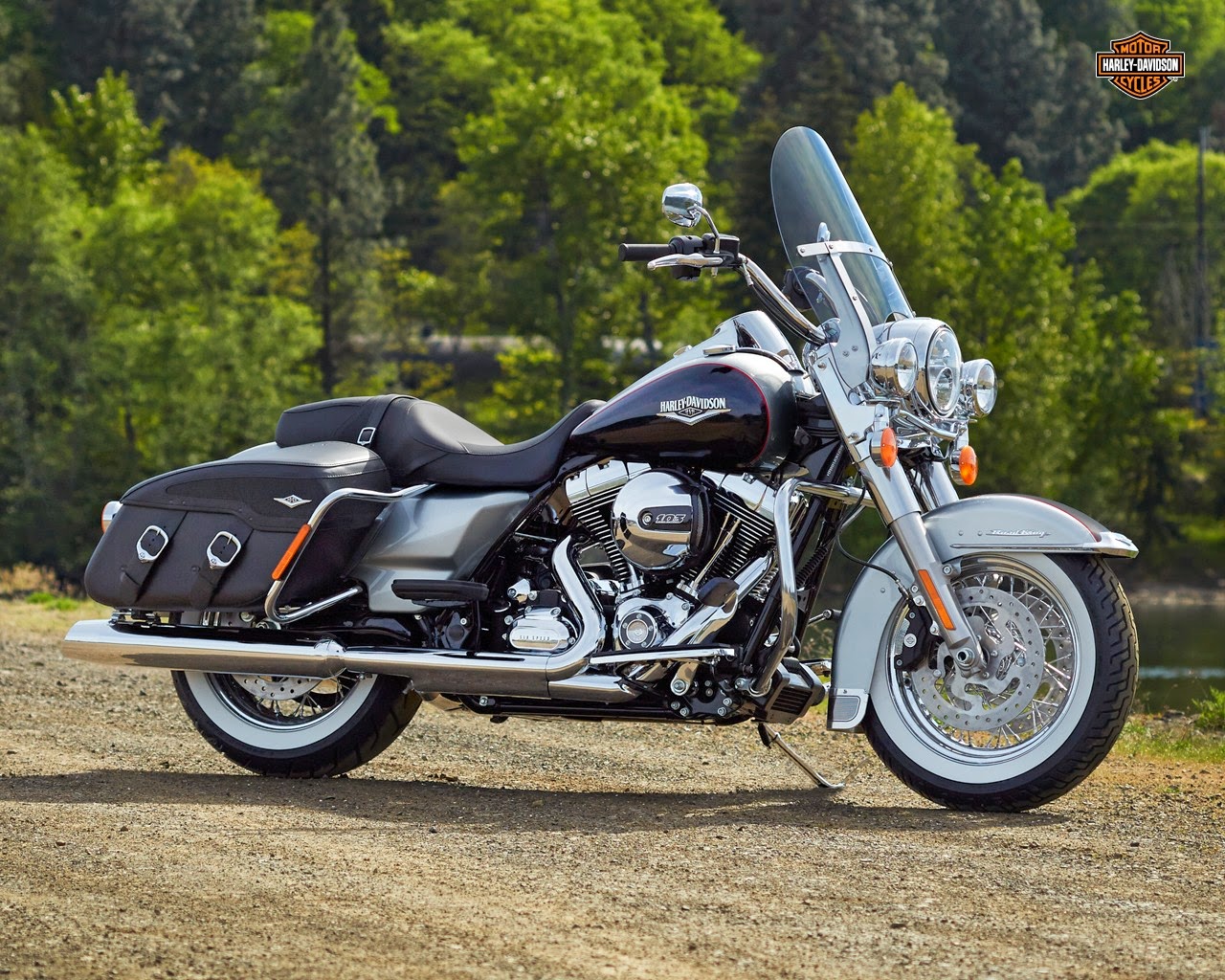 Koleksi Wallpaper HD Motor Touring Harley Davidson Terbaru 2015