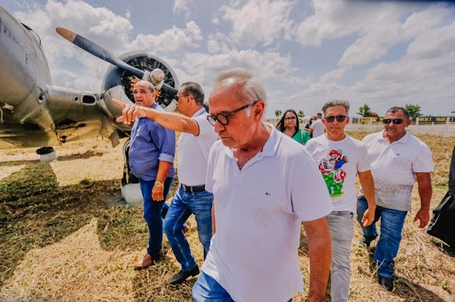 Cícero Lucena participa de lançamento da pedra fundamental do novo Aeroclube da Paraíba