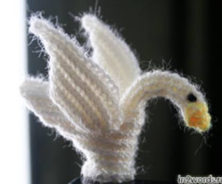 PATRON GRATIS CISNE AMIGURUMI 560