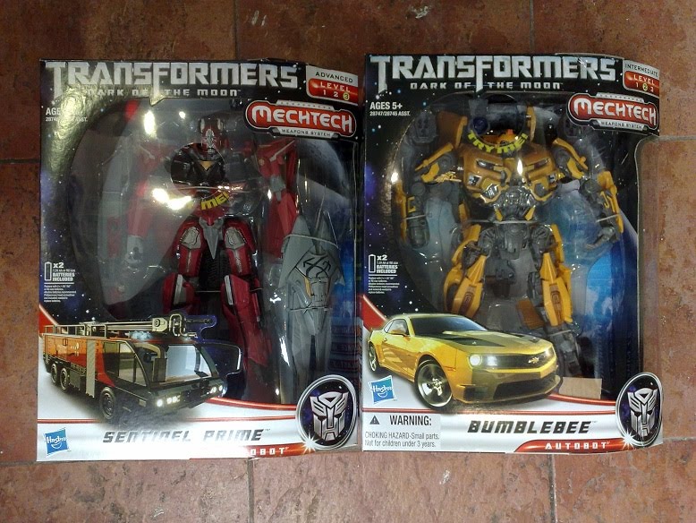 transformers dark of the moon sentinel prime toy. SENTINEL PRIME AND BUMBELBEE